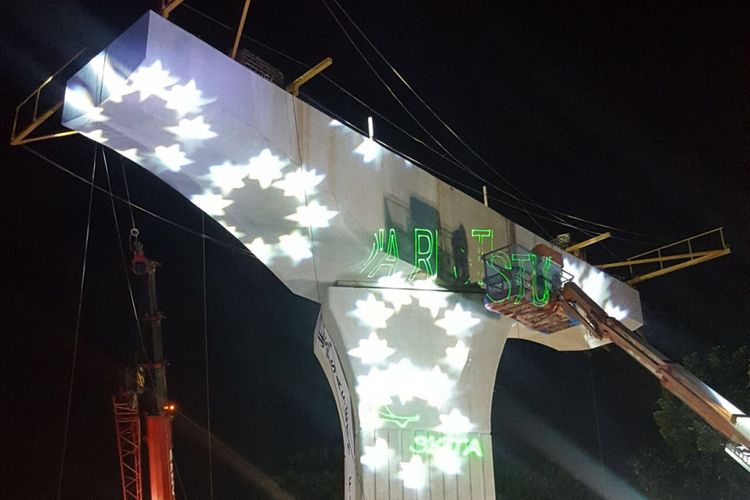 Pier head perdana Jalan Tol Layang Jakarta-Cikampek II (Elevated) resmi diputar, Rabu (13/12/2017) malam.