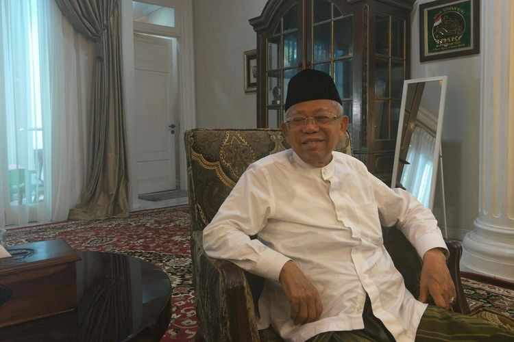 Calon wakil presiden nomor urut 01 Maruf Amin di rumahnya di Jalan Situbondo, Kamis (18/4/2019). 