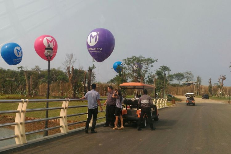 Kawasan Central Park di tengah kota baru Meikarta, Cikarang, dilengkapi danau seluas 25 hektar yang berfungsi sebagai reservoir untuk penanggulangan banjir.