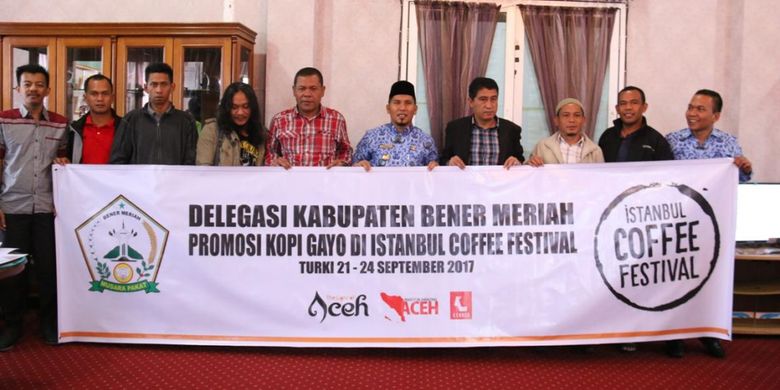 Para rombongan dari Kabupaten Bener Meriah, Aceh yang akan berangkat dalam ajang Istanbul Coffee Festival di Turki, 21-24 September 2017.