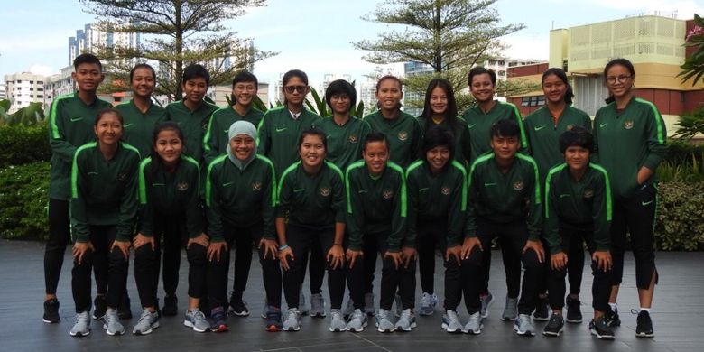 Skuad timnas putri Indonesia yang mengikuti ajang FAS Womens International Quadrangular di Singapura. Pada laga melawan Luksemburg, Indonesia kalah 0-1.