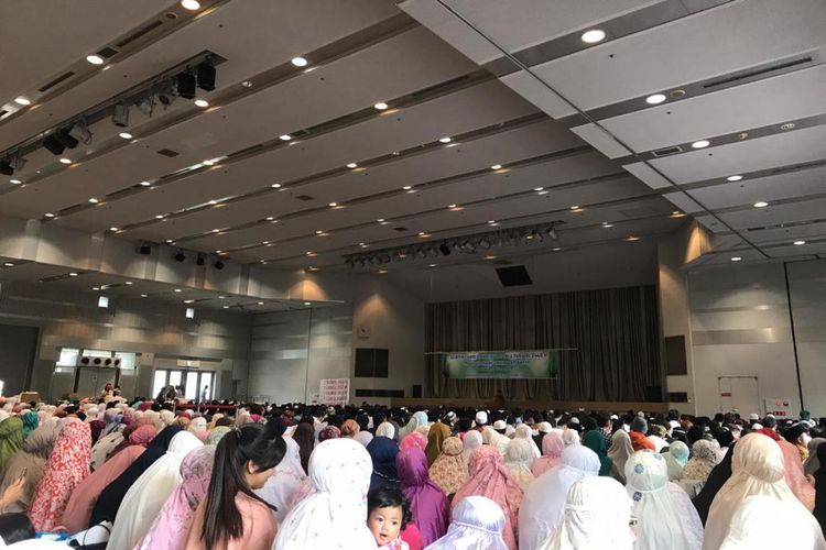 Kondisi sholat Idul Fitri di Osaka
