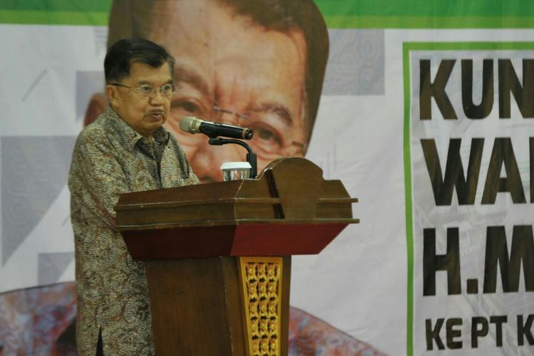 Wakil Presiden Jusuf Kalla di Kantor PT KBN