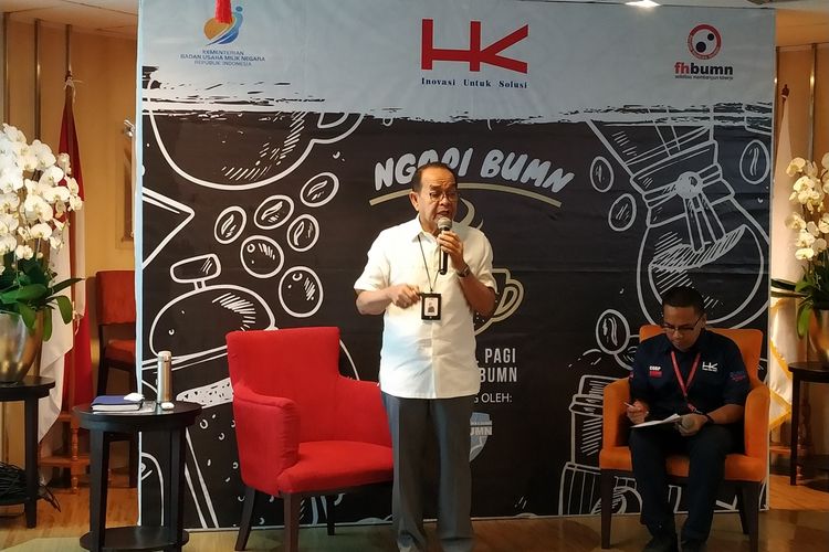 Direktur Utama PT Hutama Karya (HK) Persero, Bintang Perbowo memberi penjelasan dalam sebuah diskusi di Gedung Kementerian BUMN, Jakarta, Kamis (5/9/2019).