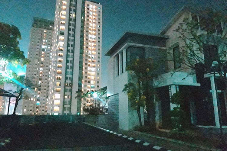 Suasana komplek perumahan di atas mal dan apartemen Thamrin City. Rumah, jalan, serta tower, Selasa (25/6/2019)