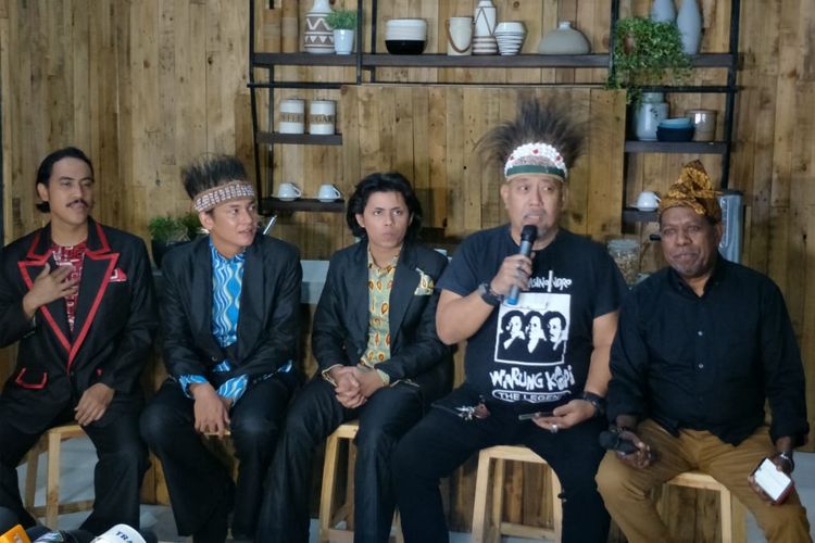 Randy Danista, Adipati Dolken, Aliando Syarief, Indro Warkop dan Edo Kondologit bicara tentang Papua di Studio Karnos Film, Cibubur, Depok, Jawa Barat, Senin (26/8/2019).