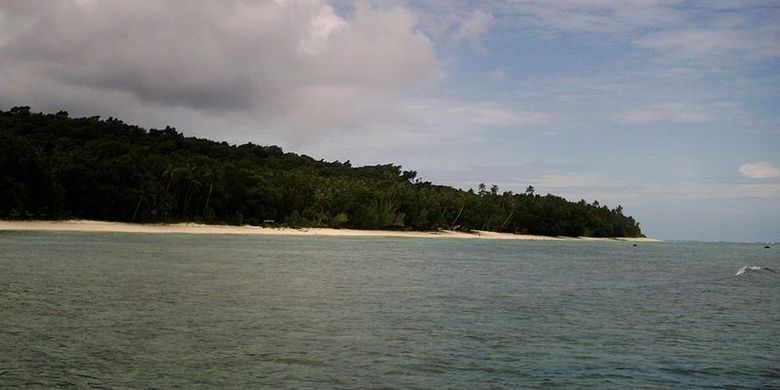 Pulau Alofi, salah satu wilayah Kerajaan Wallis dan Futuna.