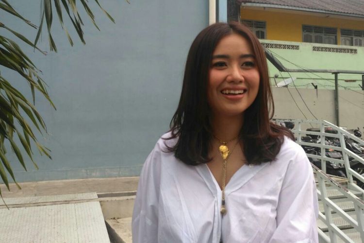 Pedangdut dan artis peran Selfi Nafilah saat ditemui di kawasan Mampang, Jakarta Selatan, Senin (18/2/2019).