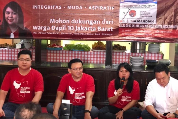 Ima Mahdiah disambangi Basuki Tjahaja Purnama alias Ahok saat berkampanye untuk pemenangannya sebagai caleg DPRD DKI Jakarta 2019-2024.
