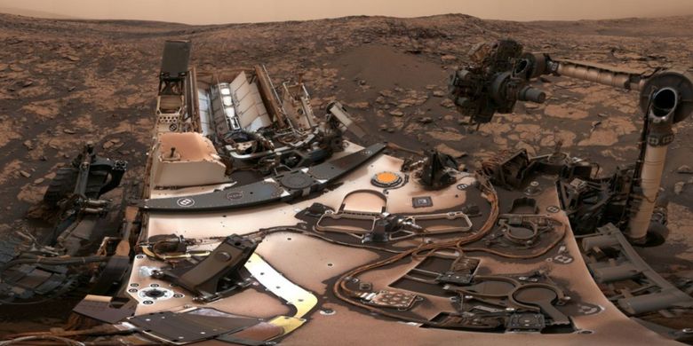Robot penjelajah Mars Curiosity selfie