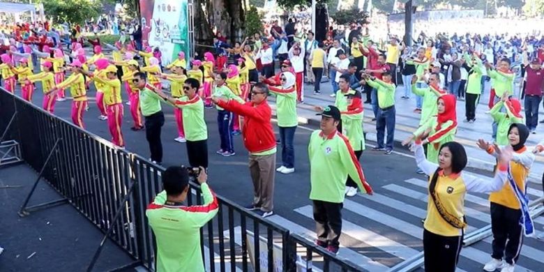 Kegiatan yang berlangsung di alun-alun Kota Wonosobo pada Sabtu (29/6/2019) itu, awalnya ditargetkan hanya diikuti oleh 10.000 peserta, namun pada pelaksanaannya justru bertambah diangka 2.500 orang lebih yang diikuti dari beragam latar belakang,