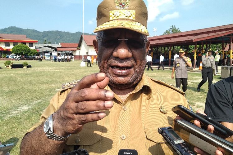 Wakil Gubernur Papua, Klemen Tinal