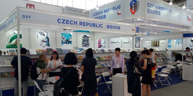 Penampilan stan milik perwakilan penerbit buku dari Ceko dalam pameran Beijing International Book Fair 2017 yang berlangsung pada 23-27 Agustus 2017 di Beijing, China.