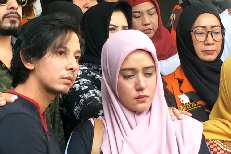 Sonny Septian dan Fairuz A  Rafiq saat mendatangi Polda Metro Jaya, Jakarta Selatan, Senin (1/7/2019).