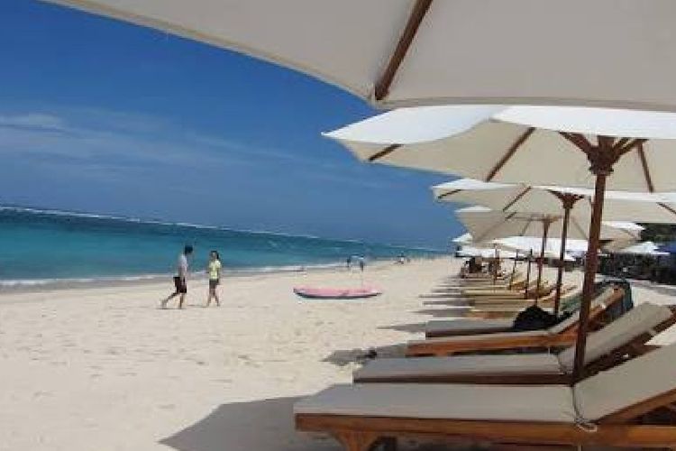 Kawasan Pantai Pandawa, Bali. Kondotel di kawasan pantai memiliki karakteristik tingkat hunian hotel selalu tinggi. 