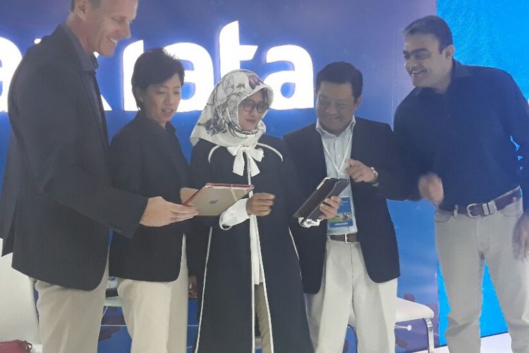 Konferensi pers Rapat Umum Pemegang Saham PT XL Axiata Tbk di Jakarta, Jumat (9/3/2018). 