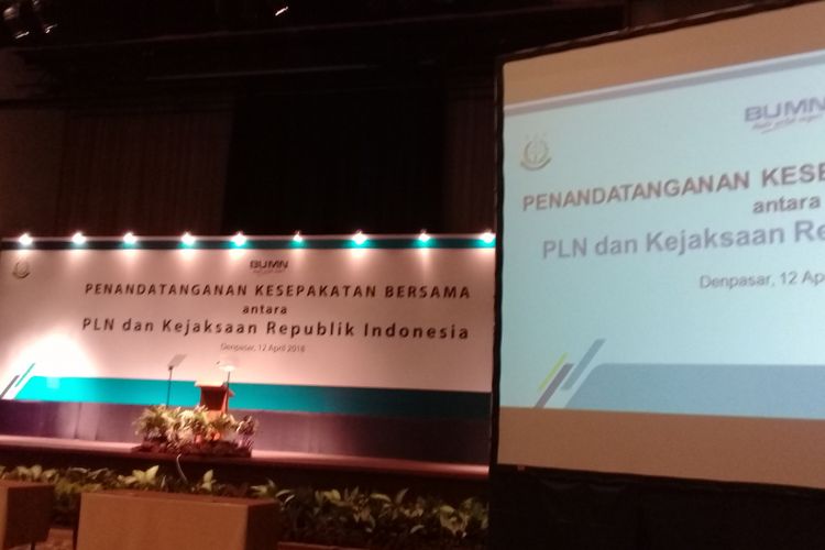 Penandatanganan Kesepakatan antara PLN dan Kejaksaan RI di Nusa Dua, Bali, Kamis (12/4/2018)