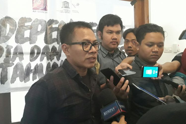 Ketua Aliansi Jurnalis Independen (AJI) Abdul Manan dalam sebuah diskusi di Jakarta, Kamis (3/5/2018).