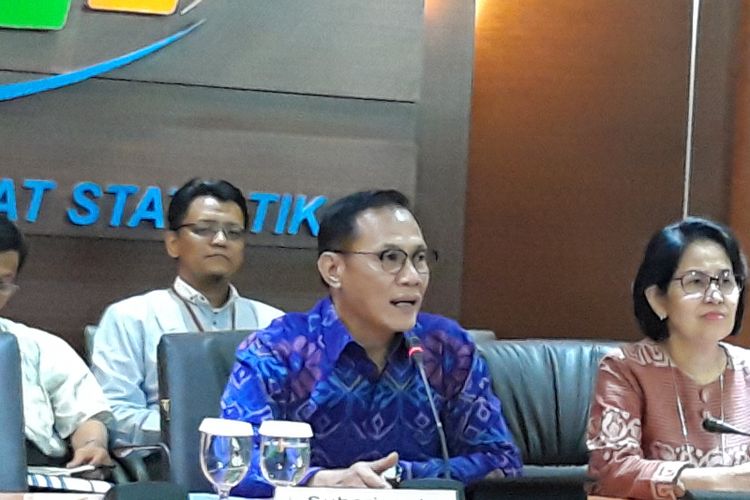 Kepala Badan Pusat Statistik (BPS) Suhariyanto ketika memberikan keterangan pers di kantornya, Rabu (15/8/2018).
