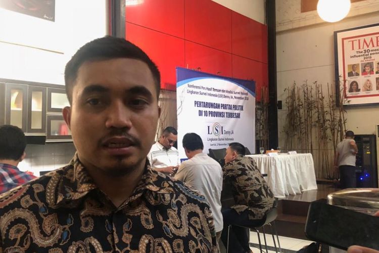 Peneliti LSI Denny JA, Adjie Alfaraby, di Graha Dua Rajawali, Jalan Pemuda, Jumat (2/11/2018). 