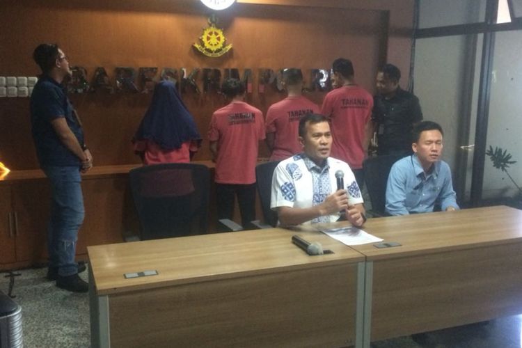 Kasubdit II Tindak Pidana Siber Bareskrim Polri Kombes (Pol) Rickynaldo Chairul saat konferensi pers di Kantor Direktorat Tindak Pidana Siber Bareskrim Polri, Jakarta Pusat, Jumat (2/11/2018).