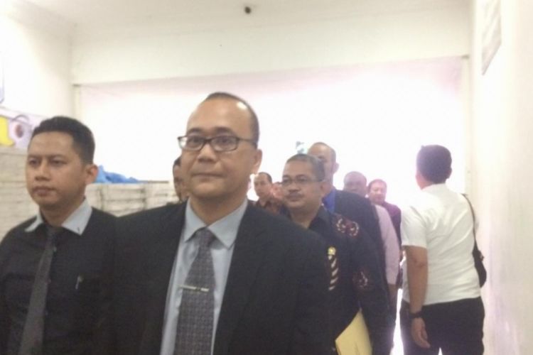 Juru Bicara Komisi Yudisial (KY) Farid Wajdi memenuhi panggilan penyidik Polda Metro Jaya sebagai saksi terkait laporan 64 Hakim MA tentang kasus dugaan pencemaran nama baik, Rabu (28/11/2018).