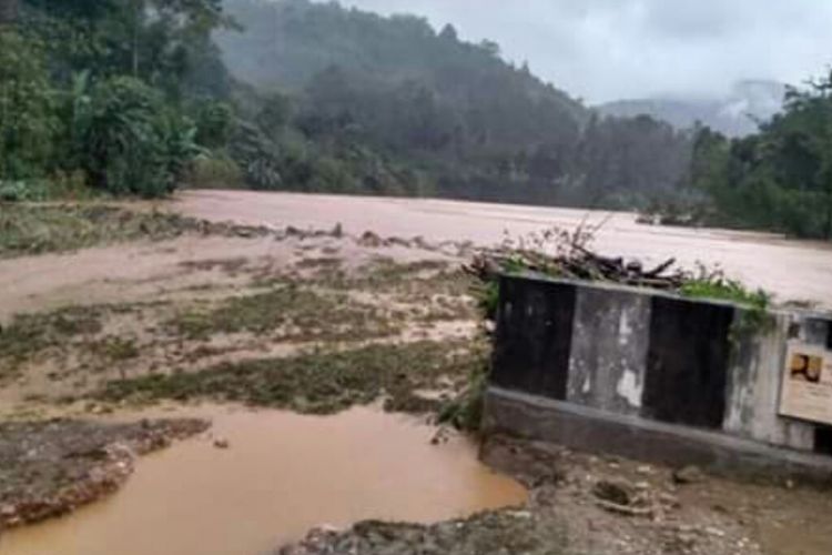 Lahan pertanian milik warga di Kecamatan Silima Pungga-pungga, Kabupaten Dairi, rusak dihajar banjir bandang, Rabu (19/12/2018).