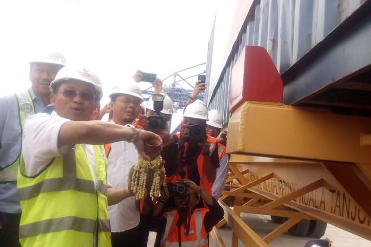Direktur Utama PT Pelabuhan Indonesia (Pelindo) I, Bambang Eka Cahyana meresmikan pengoperasian keberadaan Terminal Multipurpose Kuala Tanjung di Kabupaten Batubara, Provinsi Sumatera Utara (Sumut), Kamis (27/12/2018). 