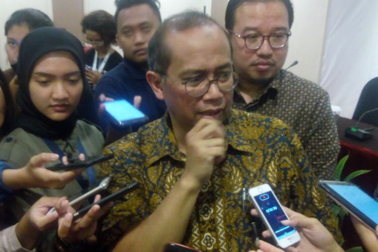 Ketua Dewan Pengarah (Dewas) BPJS Ketenagakerjaan, Guntur Witjaksono memberikan keterangan di Hotel Kartika Chandra, Jakarta, Jumat (11/1/2019).