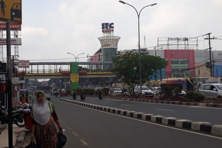 Jalur sepeda di Jalan Margonda, Kamis (23/1/2019).