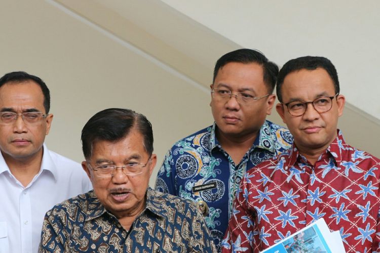 Wapres Kalla usai memimpin rapat penataan transportasi Jakarta