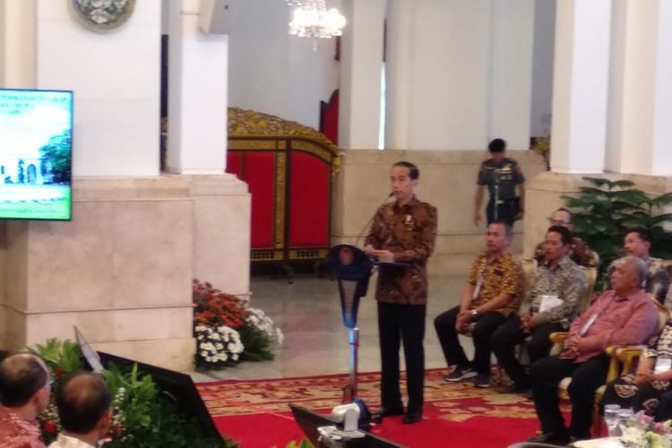 Presiden Jokowi saat silaturahmi dengan  pelaku usaha perikanan tangkap di Istana Negara, Jakarta, Rabu (30/1/2019). 