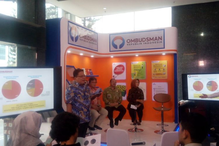 Anggota Ombudsman RI, Adrianus Meliala memberi penjelasan dalam sebuah acara di kantornya, Jakarta, Kamis (21/2/2019). 