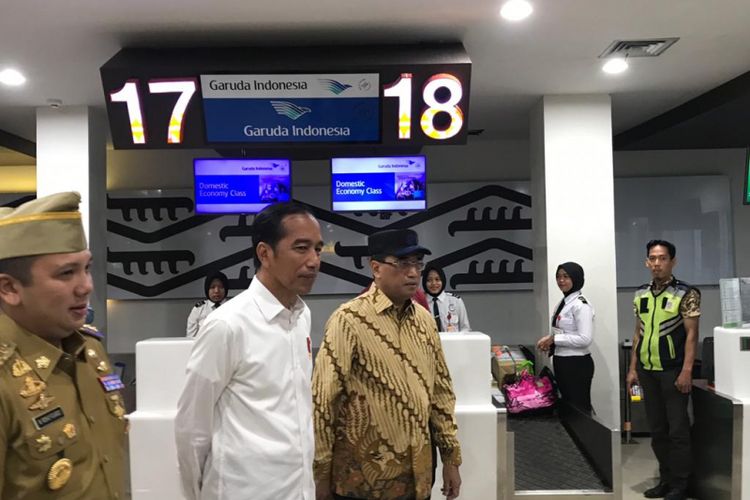 Presiden Joko Widodo saat di Bandara Raden Inten II Lampung, Jumat (8/3/2019).