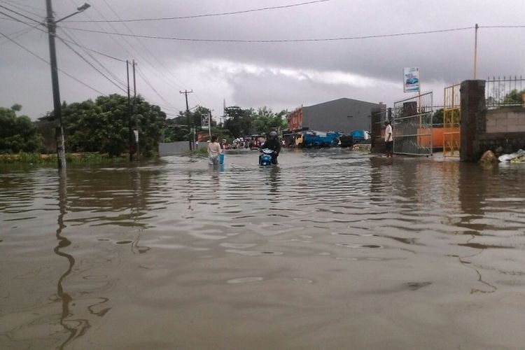 Kondisi banjir di Kota Makassar yang menggenangi ribuan rumah dengan ketinggian bervariasi, mulai dari 50 sentimeter hingga 1,5 meter. Banjir terparah terjadi di Kompleks Kodam Tiga, Kelurahan Katimbang, Kecamatan Biringkanaya, Makassar, yang mencapai 1,5 meter dan menggenangi rumah warga hingga seukuran dada orang dewasa.