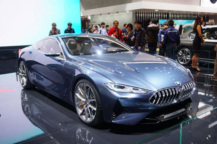 Ajang Tokyo Motor Show 2017 menjadi tempat beragam kendaraan konsep. BMW membawa Concep 8 Series