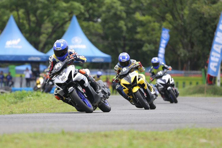 Yamaha Cup Race kelas Aerox 155 digelar di Sirkuit Pancing, Medan, Sumatera Utara, 