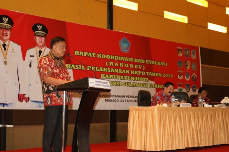 Gubernur Sulawesi Utara (Sulut) Olly Dondokambey menyampaikan pencapaian pembangunan melalui sepuluh program prioritas yang diraih selama dirinya memimpin bersama Wakil Gubernur Steven Kandouw.