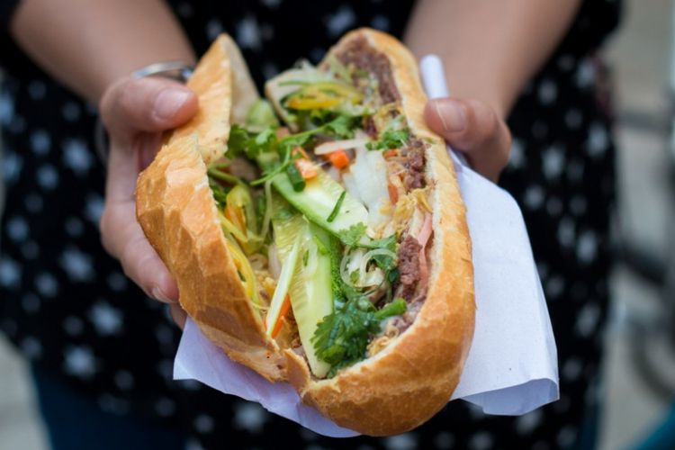 Bahn Mi, roti isi khas Vietnam. 