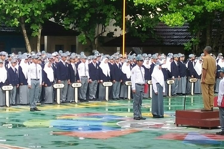 Suasana Upacara Bendera di SMA Negeri 1 Pangkalan Bun, Senin (12/11/2018) pagi