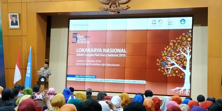 Menteri Pendidikan dan Kebudayaan Muhadjir Effendy saat memberi sambutan pada Lokakarya Nasional dalam Rangka Hari Guru Sedunia 2018, Selasa (2/10/2018), di Kementerian Pendidikan dan Kebudayaan, Jakarta.
