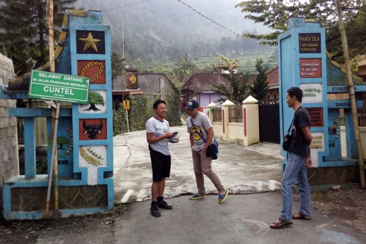 Jalur pendakian menuju Gunung Merbabu di Dusun Cuntel, Desa Kopeng, Kecamatan Getasan, Kabupaten Semarang.
