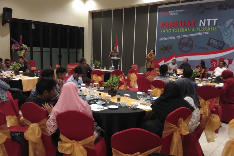 Dialog forum pemuda lintas agama dan para perwakilan pendukung pasangan calon gubernur NTT, yang digelar di Hotel Neo Aston Kupang, Jumat (20/4/2018) malam