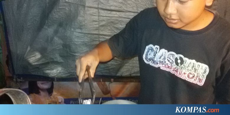 Menikmati Kopi yang Dicampur Arang Membara di Pangkal Pinang