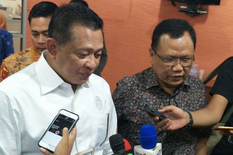 Ketua DPR Bambang Soesatyo bersama Plt Ketua PWI Sasongko Tedjo di Kantor PWI, Jakarta, Selasa (20/2/2018)