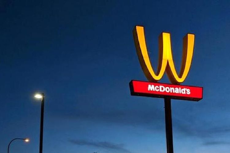 Logo McDonalds terbalik. (McDonalds via CNBC)