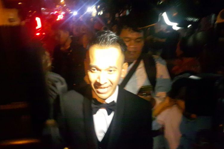 Ruben Onsu juga mendoakan Kahiyang-Boby langgeng usai menghadiri acara resepsi pernikahan putri Presiden Jokowi di Gedung Graha Saba Buana Solo, Rabu ( 8 / 11 / 2017) malam