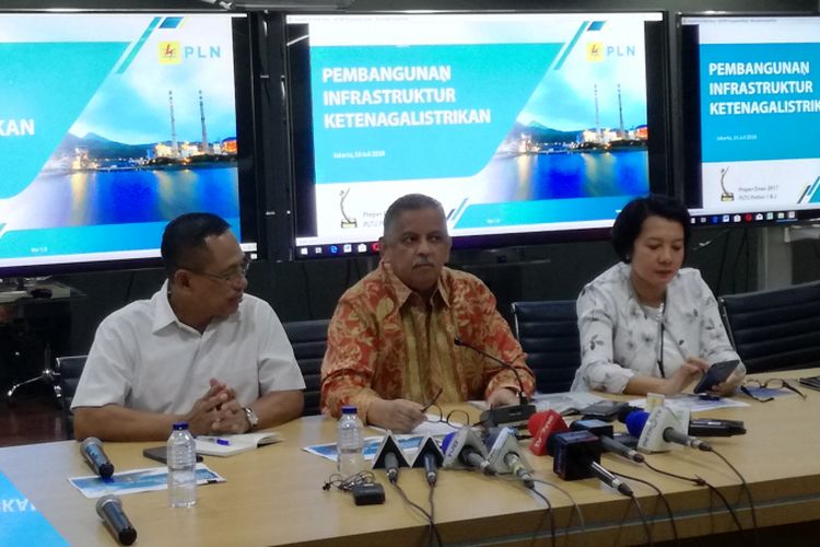 Direktur Utama Perusahaan Listrik Negara (PLN) Persero, Sofyan Basir,  di kantor pusat PLN, Jakarta, Senin (16/7/2018)