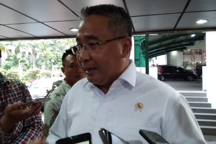 Menteri Desa, Pembangunan Daerah Tertinggal, dan Transmigrasi (PDTT) Eko Putro Sandjojo di Kemenko bidang Kemaritiman, Jakarta, Selasa (21/8/2018).