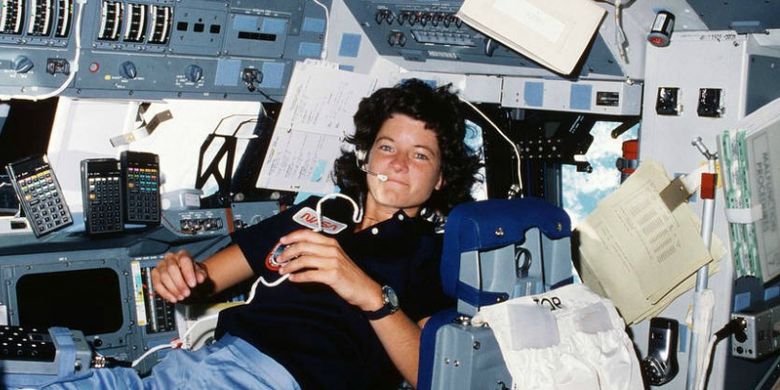 Sally Ride astronot perempuan Amerika pertama yang pergi ke luar angkasa pada tahun 1983